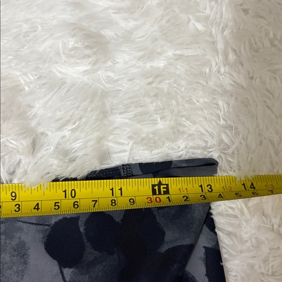 Old Navy Like New Active Powersoft Extra High-Rise Leggings Cropped Size M - Picture 4 of 12